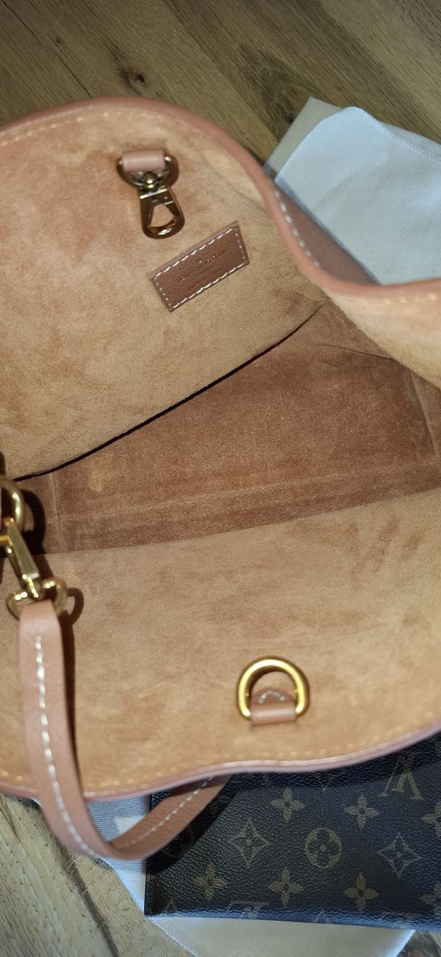 Louis Vuitton Sacs femmes: Louis Vuitton Low Key Hobo PM Cognac - wie neu – D'occasion à Triesen par Oskidi20 8