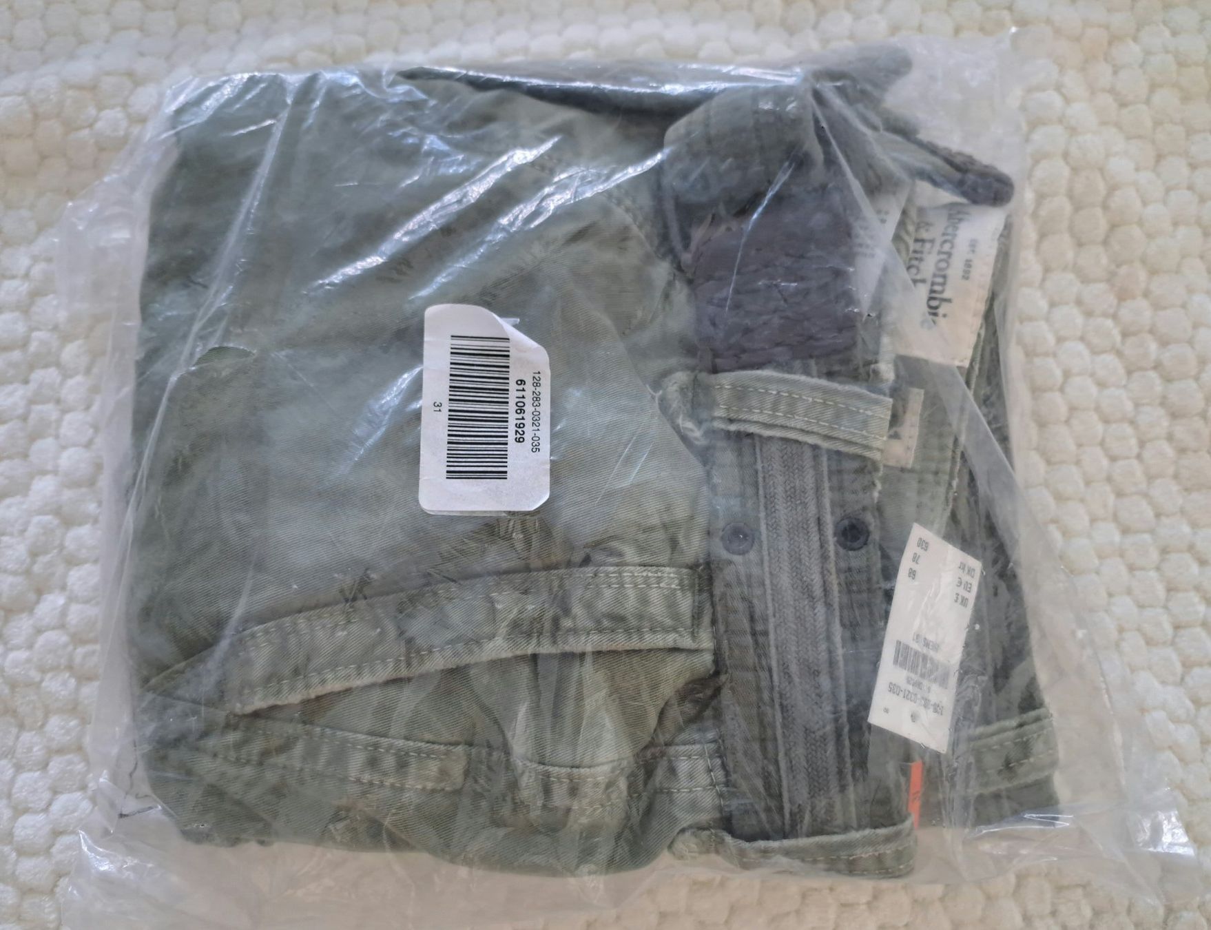 Abercrombie Hosen: Abercrombie Cargoshorts  Grösse 31 – Neu und originalverpackt aus Igis von magneto_hg 1