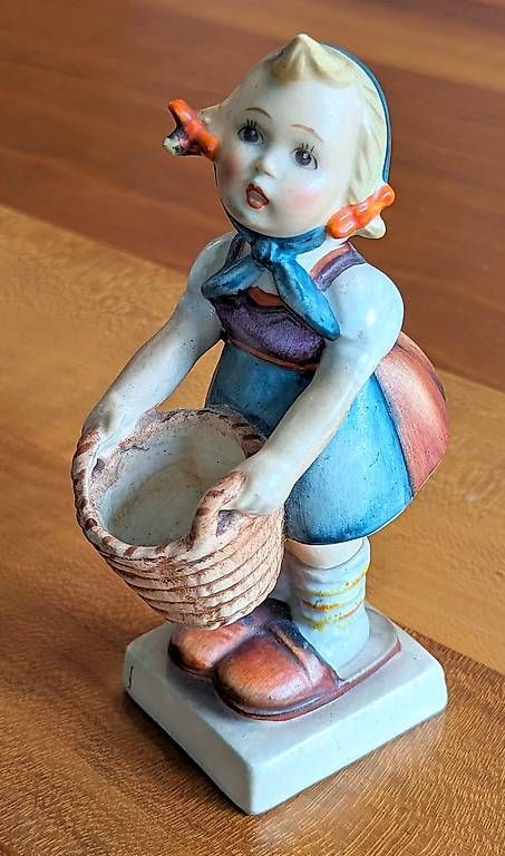 Hummel Figuren: Seltene Original Hummel Figur "Fleissiges Lieschen" – Neu (gemäss Beschreibung) aus Langnau am Albis von theeschners