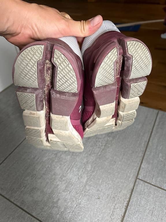Chaussures hommes: On Schuhe 42.5 – D'occasion à Eschenz par BeHappyandSpreadlove 3