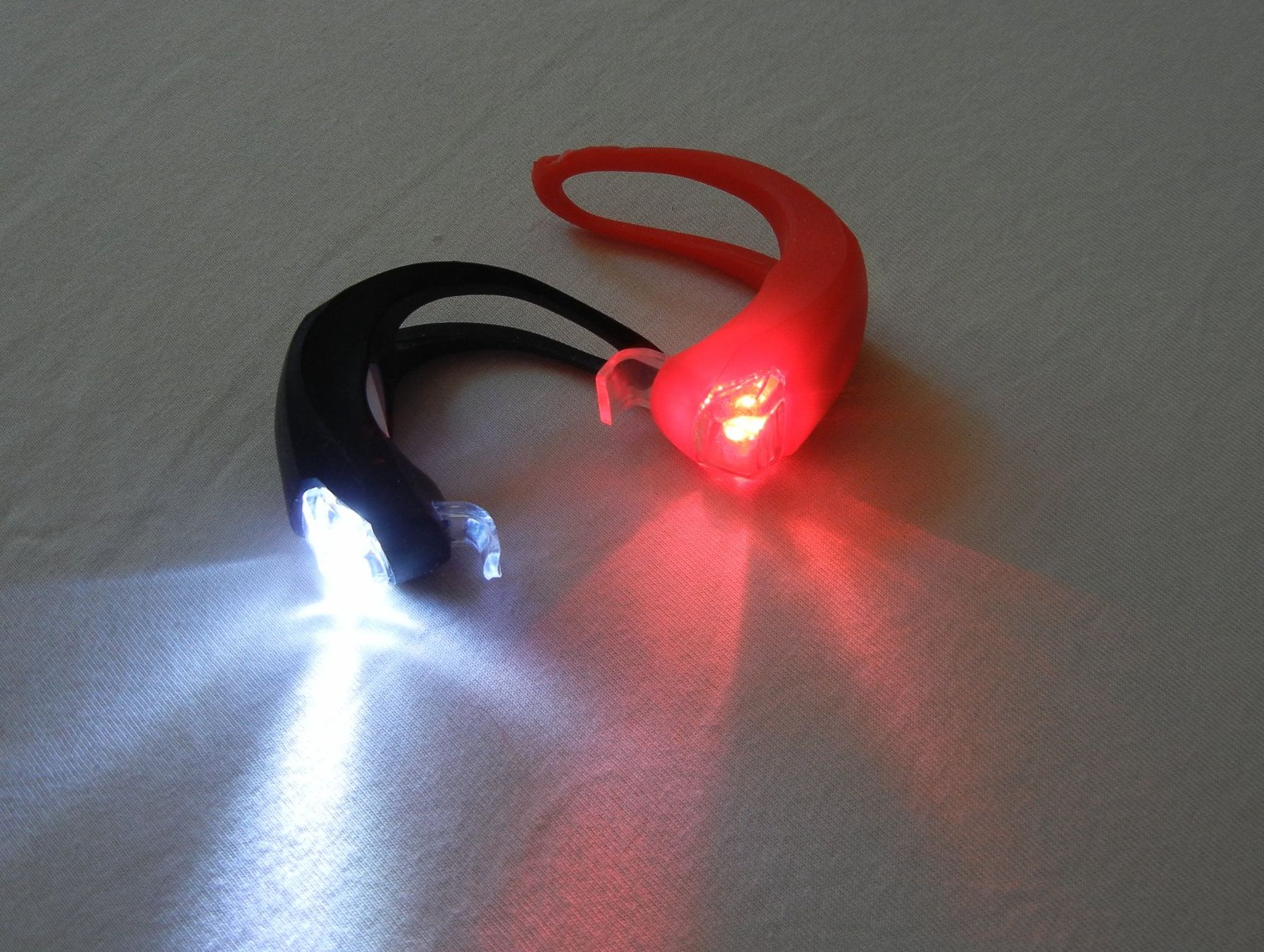 Pezzi di ricambio: VELO Front + Hinten mit 3 Stufen LICHTER/BLINKLICHTER – Nuovo (secondo la descrizione) da Bern venduto da Mekongbeach 1