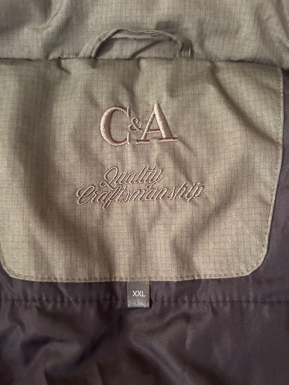 C&A Jacken: Wunderschöne Daunenjacke, XXL – Gebraucht aus Unterägeri von Hallihallox 2