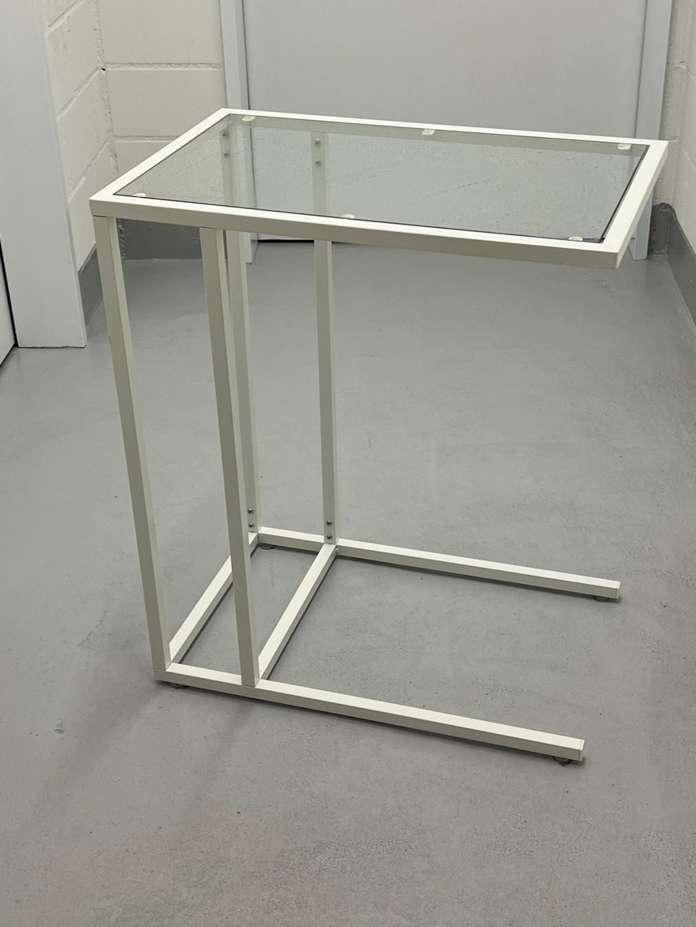 Ikea VITTSJÖ Laptop stand, white/glass, 35x65 cm (Gebraucht) in Uitikon ...