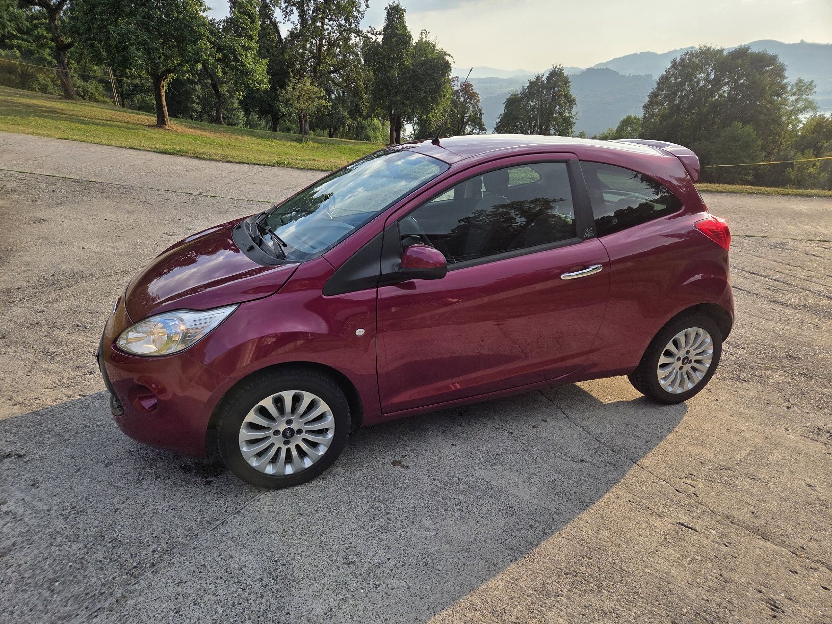 Ford Autos: Ford Ka – Gebraucht aus Walchwil von hur_9r5g
