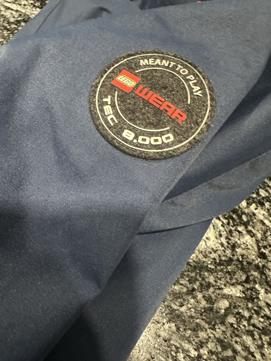 Jacken & Mäntel: Regenjacke Legowear 146 – Gebraucht aus Adliswil von juventus06 6
