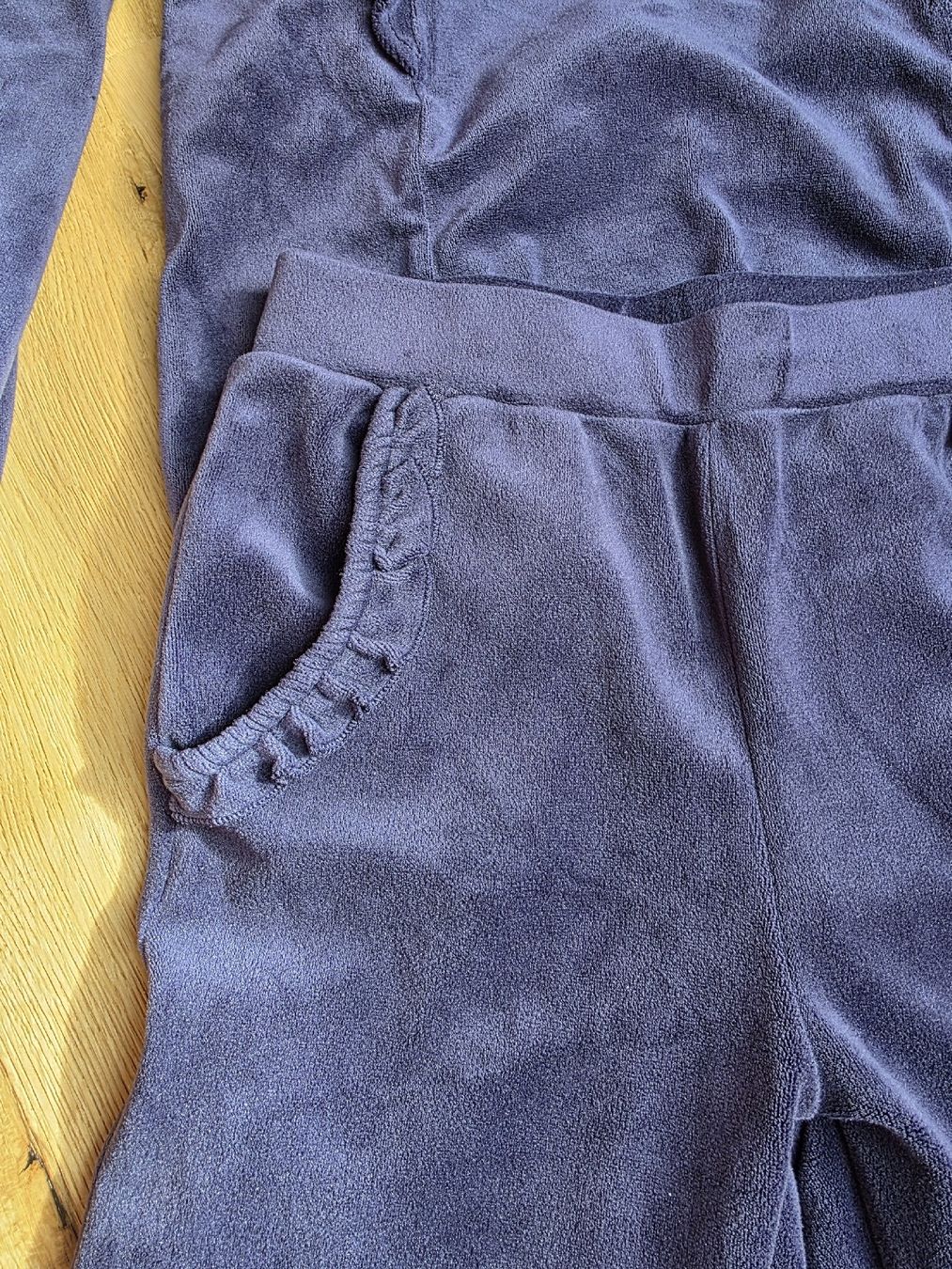 Lotti & Set di vestiti: Samtiger Mädchen Freizeitanzug, Grösse 134 – Nuovo (secondo la descrizione) da Toffen venduto da ver_x68f 2