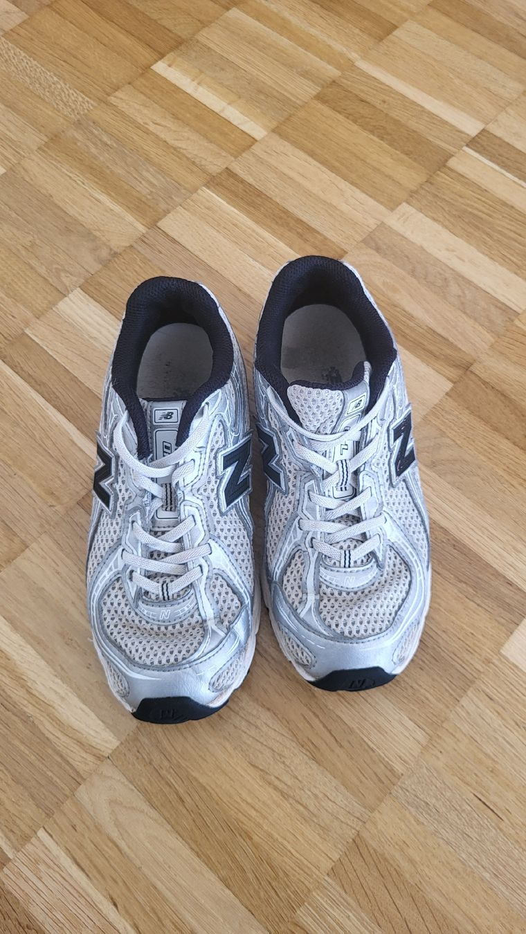 New Balance Schuhe für Jungen: New Balance Gr. 35 – Gebraucht aus Ipsach von kgr_x77q