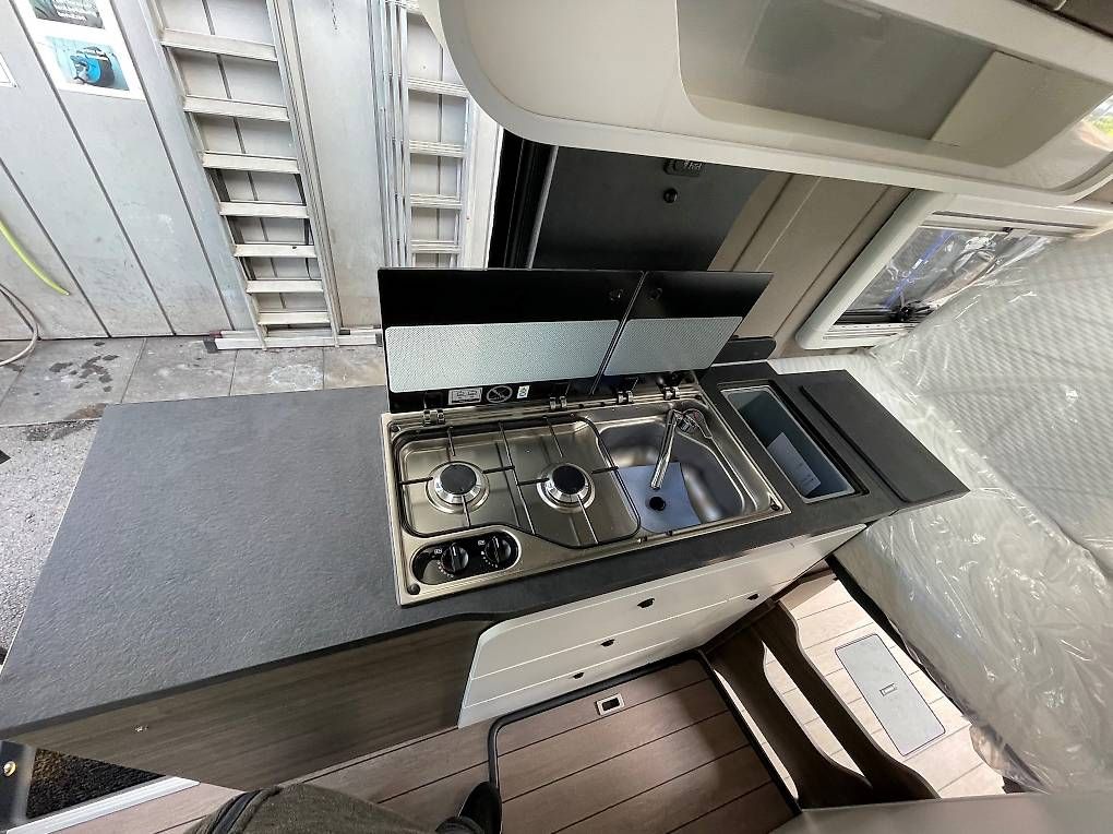 Camping Fahrzeuge: VanTourer Ford 600 D – Gebraucht aus Langenthal von Reisemobil01 5