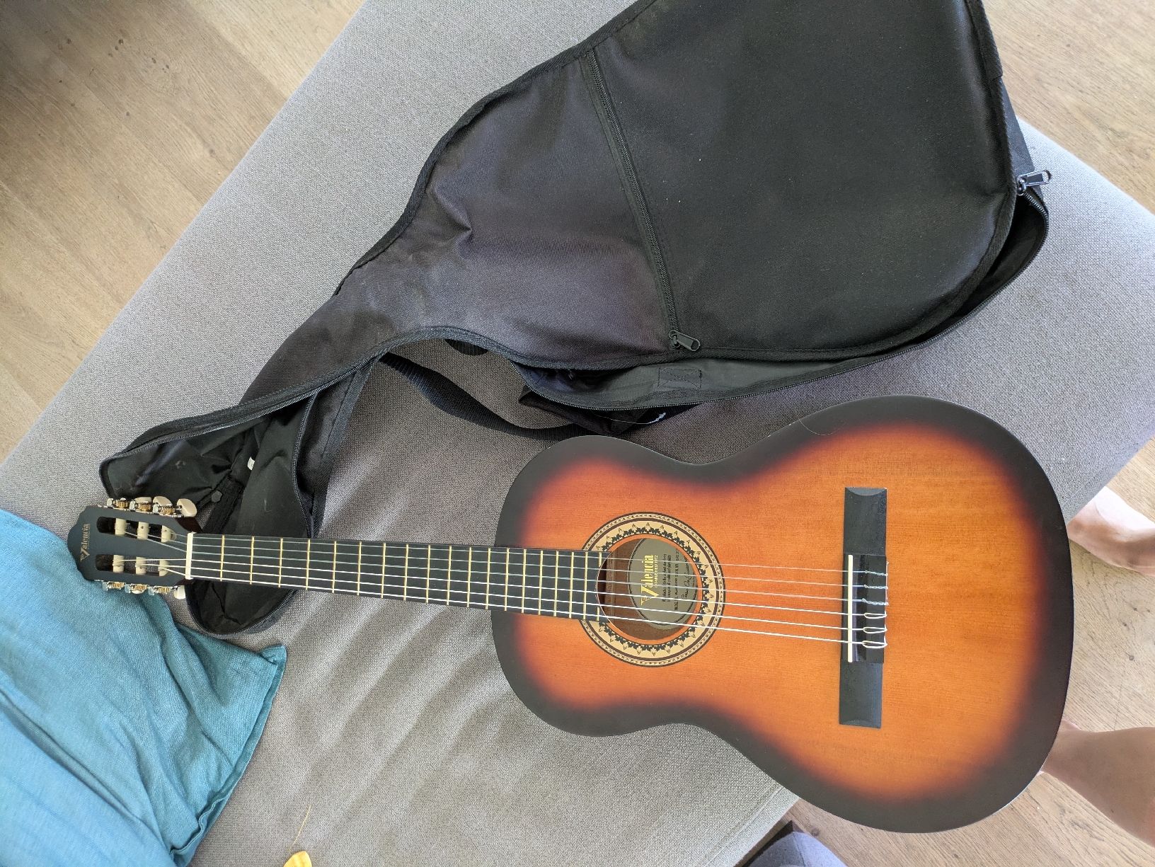 Strumenti musicali: Guitare enfant Valencia – Nuovo (secondo la descrizione) da Pully venduto da FlorWoll