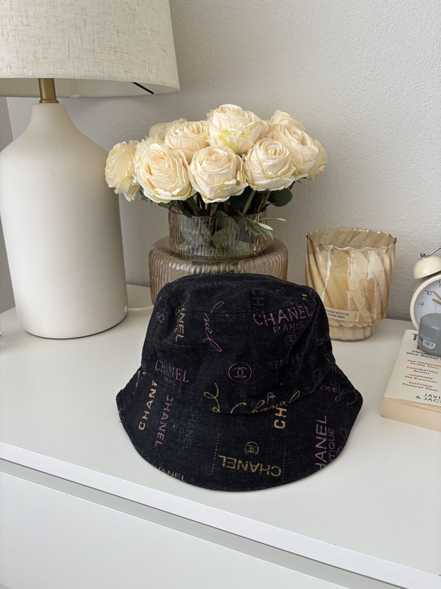 Copricapi, berretti & cappellini: Summer Hat Bucket in Dark Denim – Nuovo (secondo la descrizione) da Horgen venduto da lme_8kj7