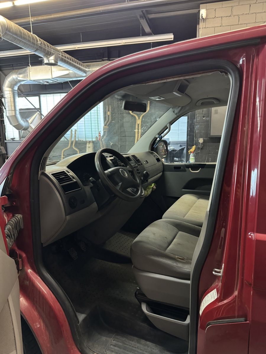 VW Veicoli commerciali: VW T5 2.5 TDI – Usato da Siebnen venduto da illesttoni 5