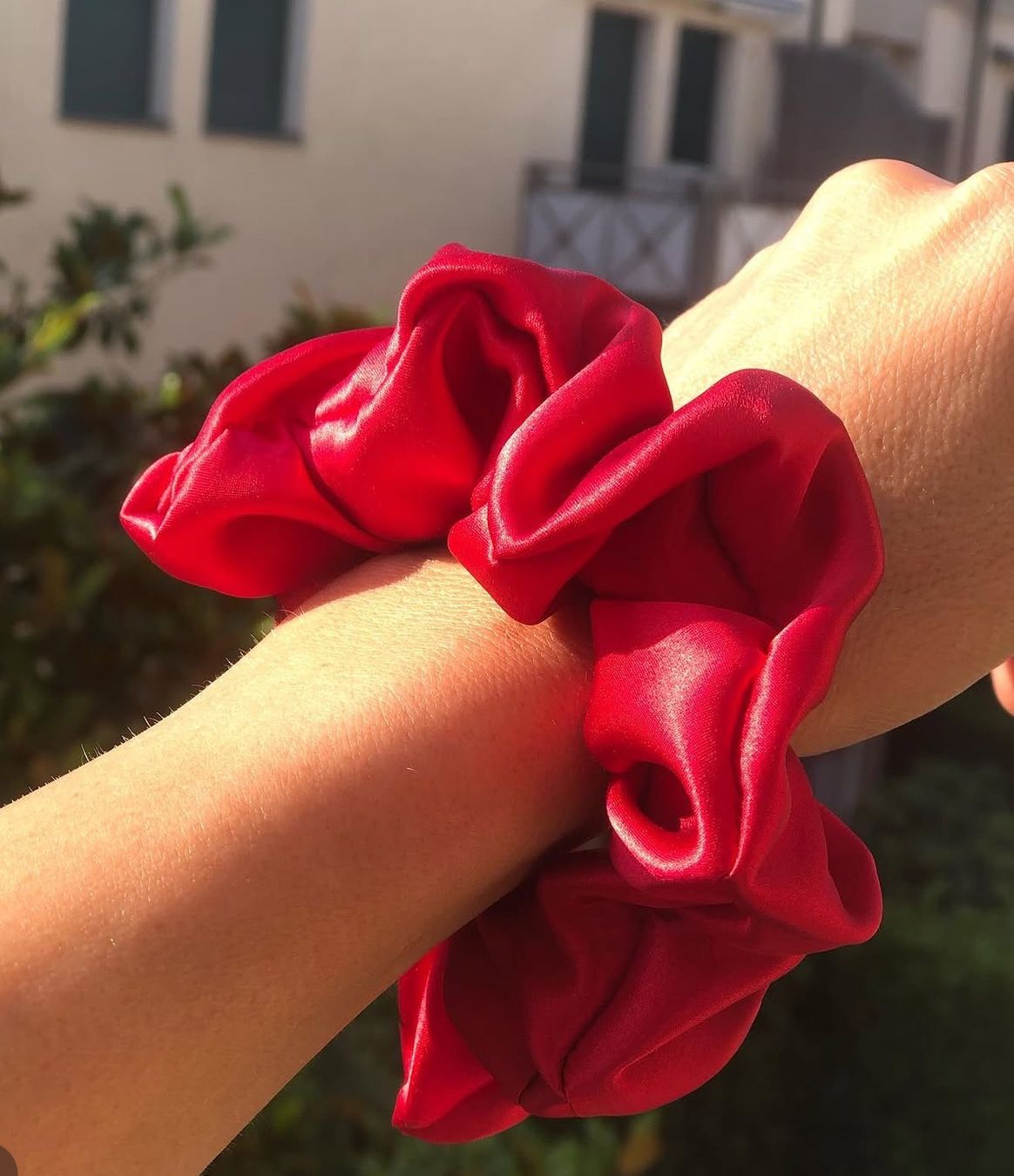 Haarschmuck: 100% Natural Mulberry silk scrunchie – Neu und originalverpackt aus Gland von Sde_6587