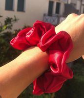 100% Natural Mulberry silk scrunchie