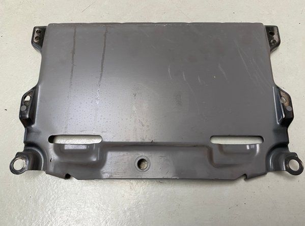 Alle Autoersatzteile: Autobatteriehalter T6 – Gebraucht aus Alpnach-Dorf von Hess-Automobile