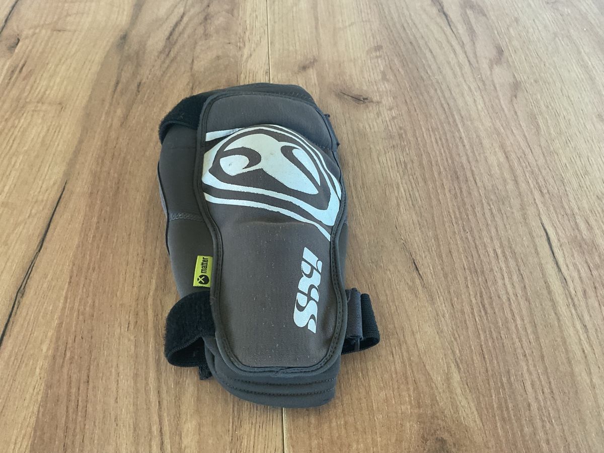 IXS Schutz & Schoner: iXS Flow EVO Ellbogenprotektoren.Grösse XL – Gebraucht aus Richterswil von Ianh1 3