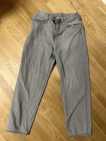 Graue H&M Loose Jeans Grösse 30/32