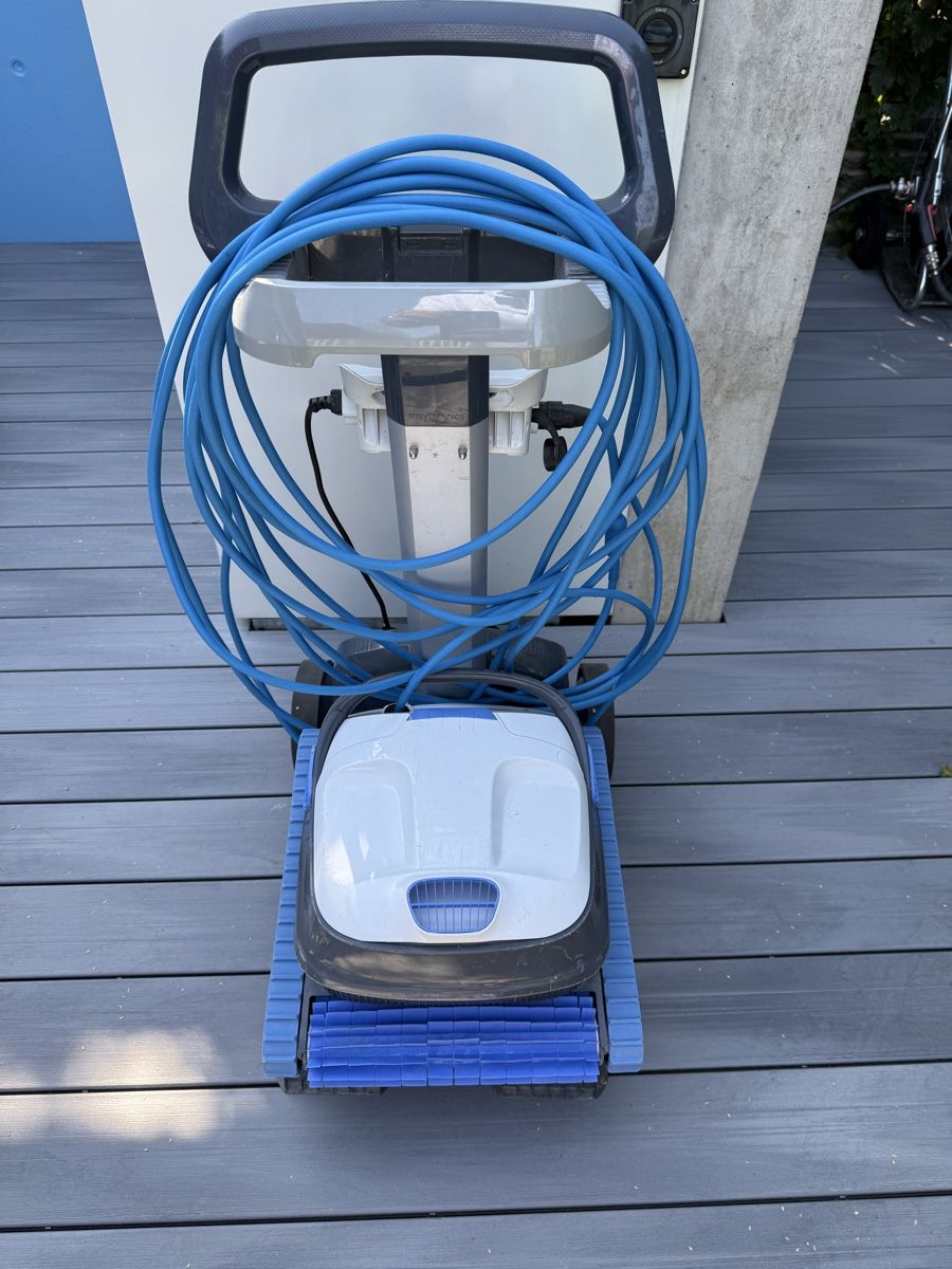 Dolphin Schwimmbad-Zubehör: Pool Roboter Dolphin S300i mit Caddy – Gebraucht aus Pfäffikon ZH von thieseheld 2