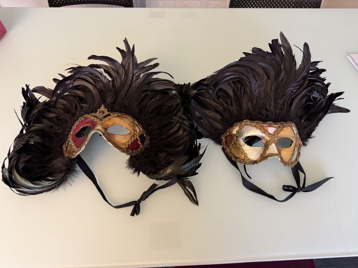 Maschere: Zwei Venezianische Masken – Usato da Liebefeld venduto da it-processing