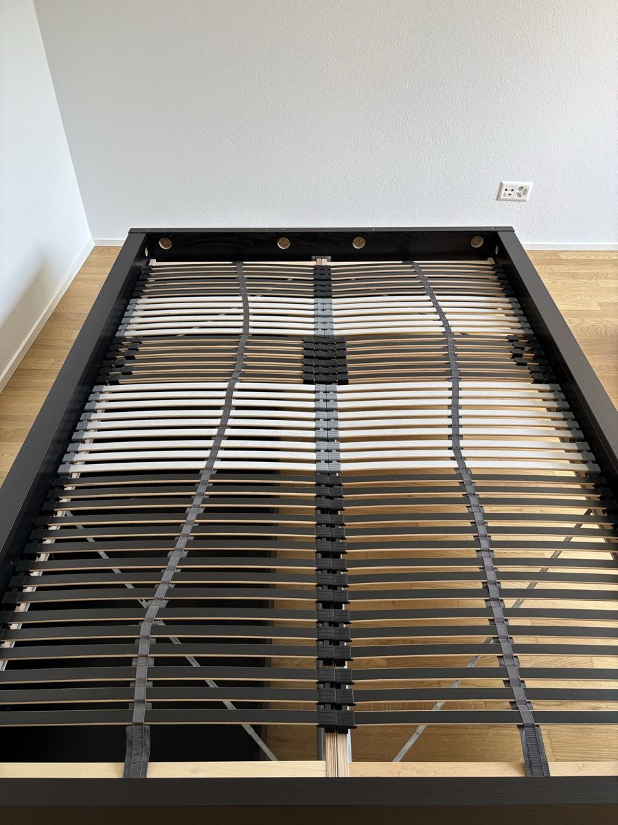 Ikea Lits: IKEA MALM bed + slatted frame (gratis) – D'occasion à Zürich par fed_b2xy 1