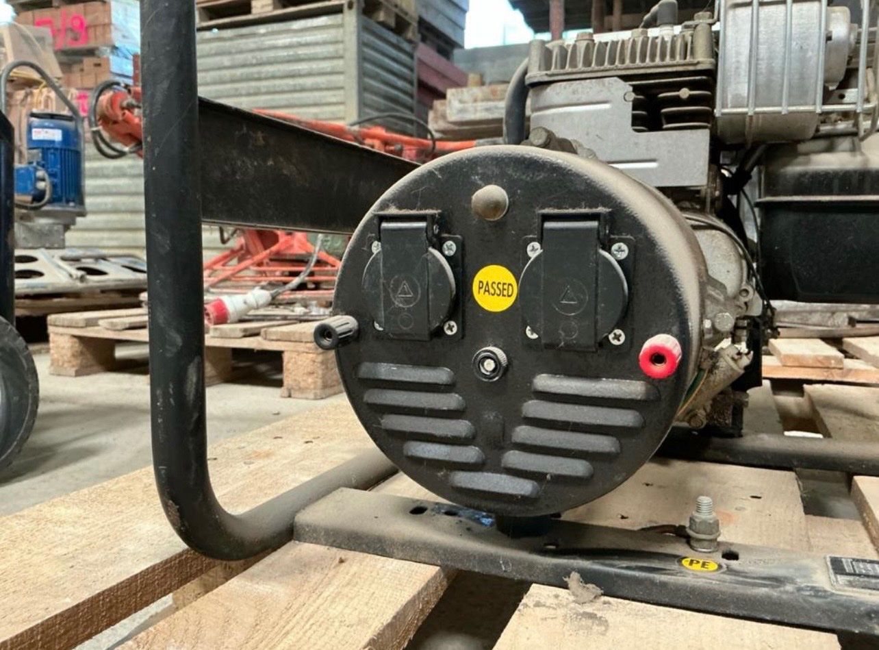Stromgeneratoren: L‘Europ E2300 Generator – Gebraucht aus Egg b. Zürich von SwissTradingAgency 5