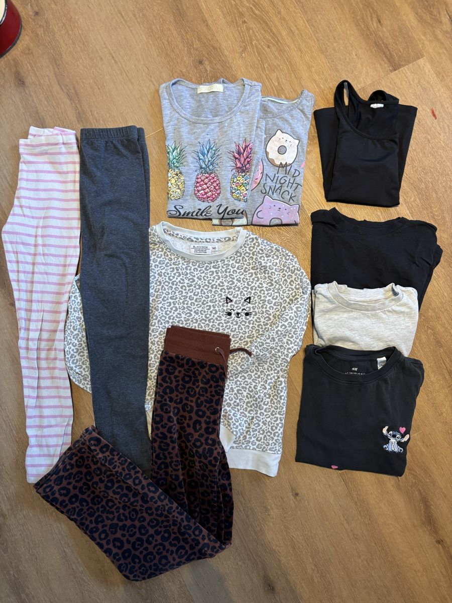 H&M Lotti & Set di vestiti: Mädchen Kleiderpaket – Usato da Netstal venduto da ali_x5fx