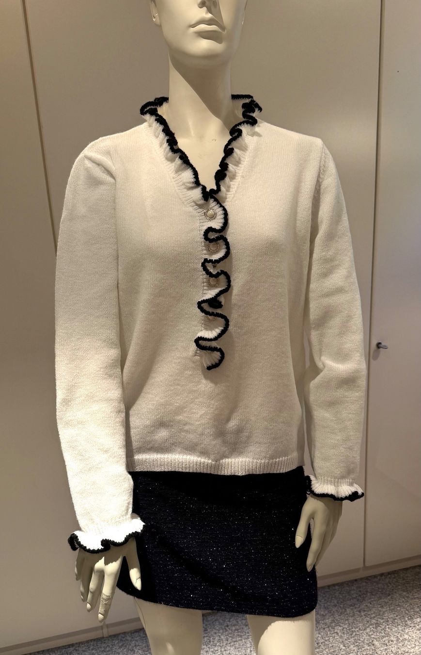 Pulls & Sweat-shirts: Pull blanc raffiné 40 – Neuf (Voir description) à Genève par fto_sz8d