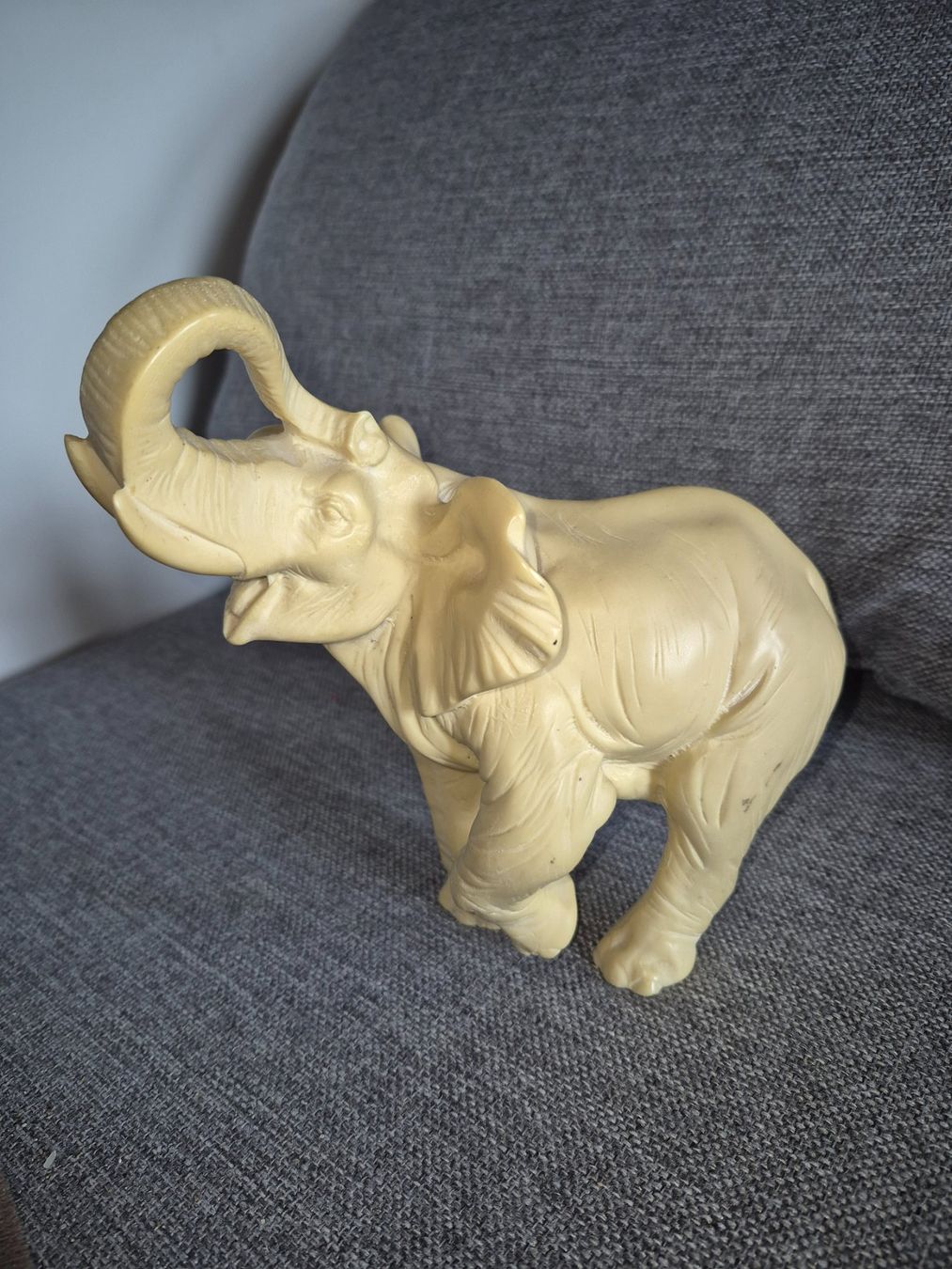 Statuette: Éléphant – Usato da Le Locle venduto da archerblanc