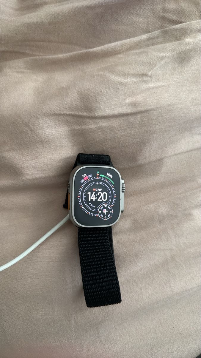 Apple Smartwatch: Apple Watch Ultra 2 GPS + Cellular 49mm Titan – Nuovo (secondo la descrizione) da Ueberstorf venduto da jeromemanu