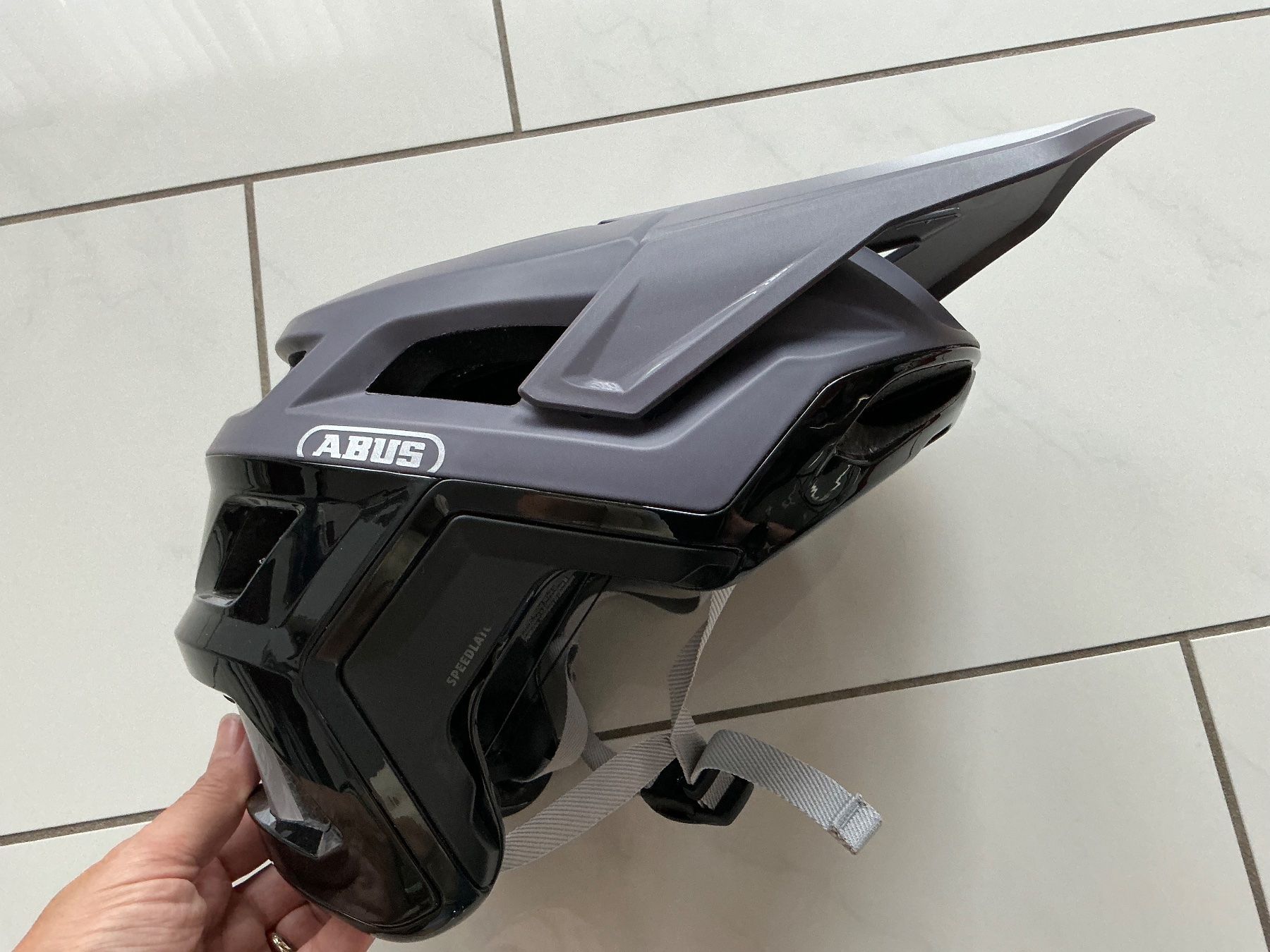Abus Caschi: Abus Fullface Helm Targus Gr. 55-58 – Nuovo (secondo la descrizione) da Biel-Benken BL venduto da Sahra1 7