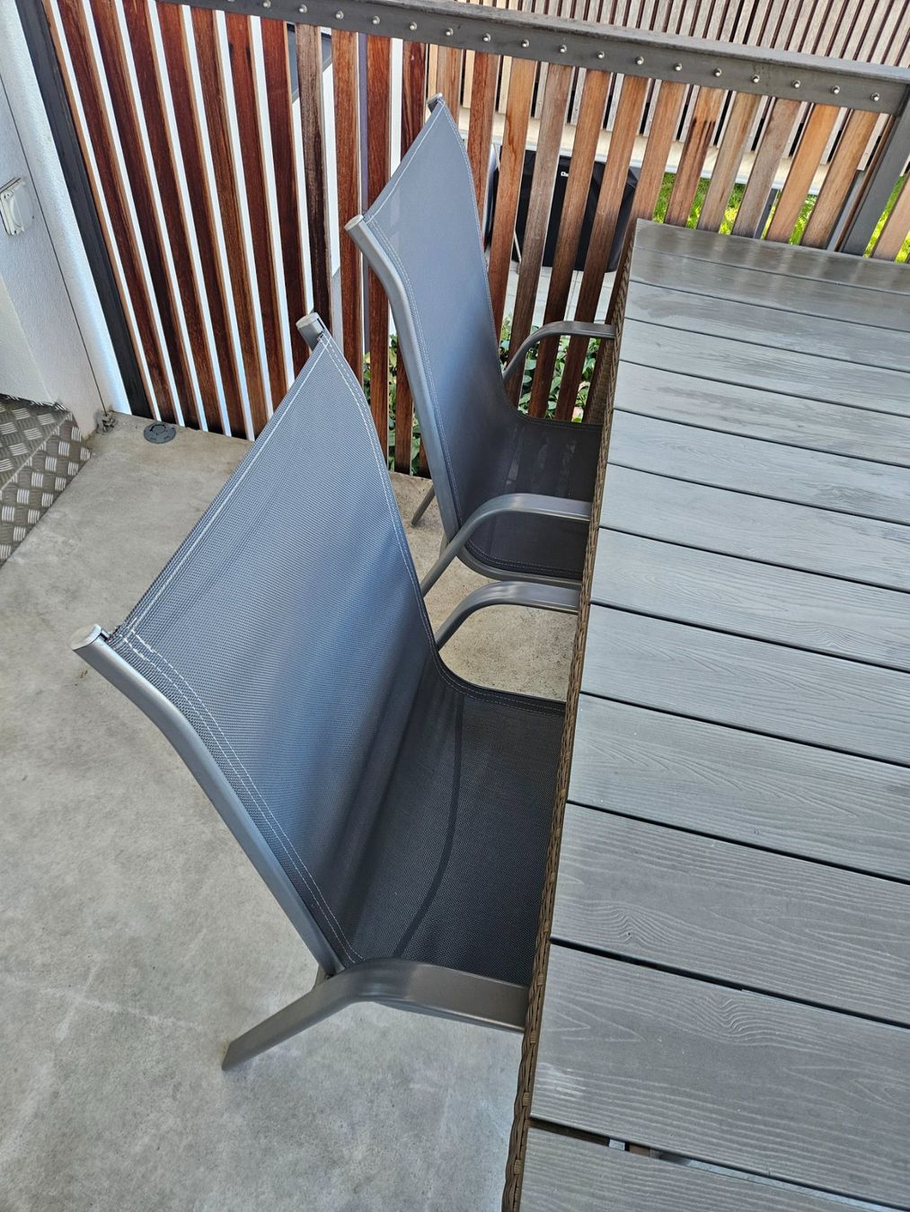 Set di tavolo e panche: Garten-/ Balkontisch mit 4 Stühlen – Usato da Männedorf venduto da go-rs484 4