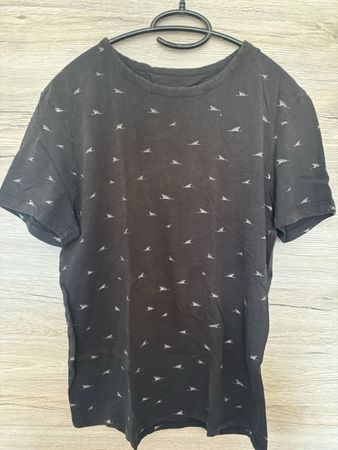 T-shirt noir imprimé requins Taille M bon état