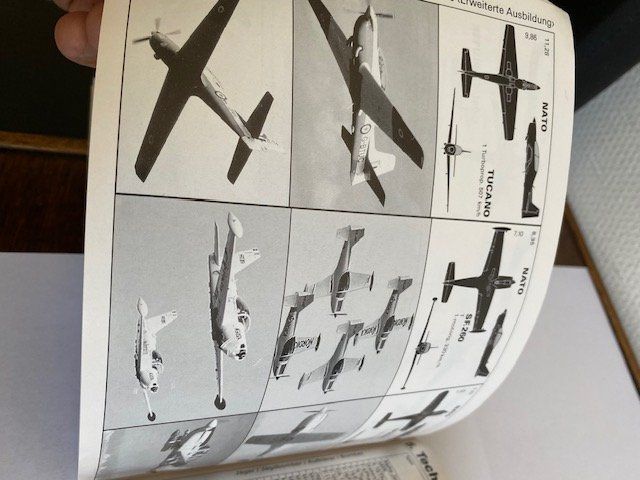 Libri: REGLEMENT FLUGZEUGERKENNUNG  CH ARMEE – Usato da Chur venduto da silbermon 6