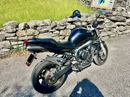Yamaha FZ06 (kw35)