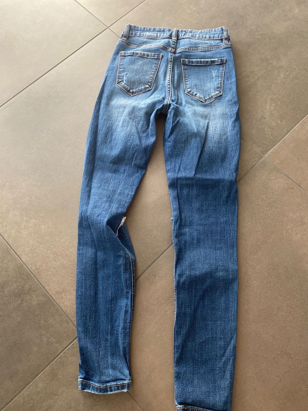 Jeans: Jeans OOTDfash taille XS – Usato da Delémont venduto da Ma_LoU.01 1
