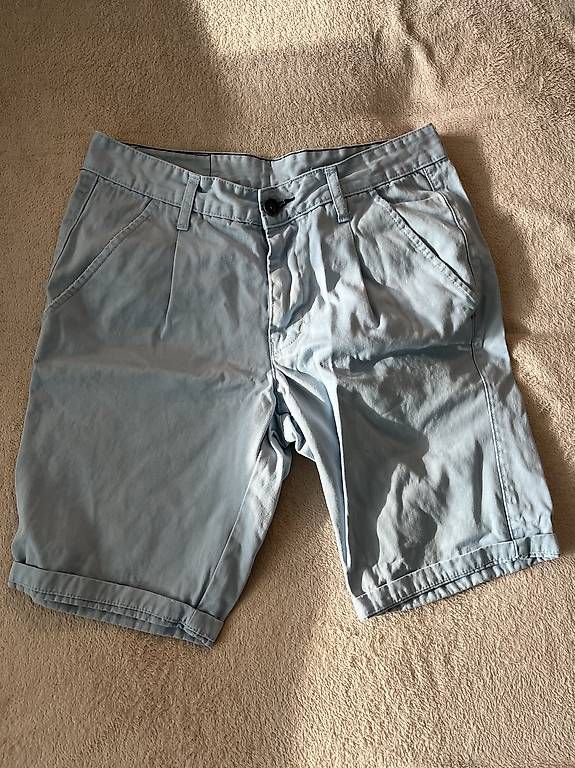 Jeans: Jeans Shorts Gr. M / 32 – Gebraucht aus Niederhasli von Scharindli 1