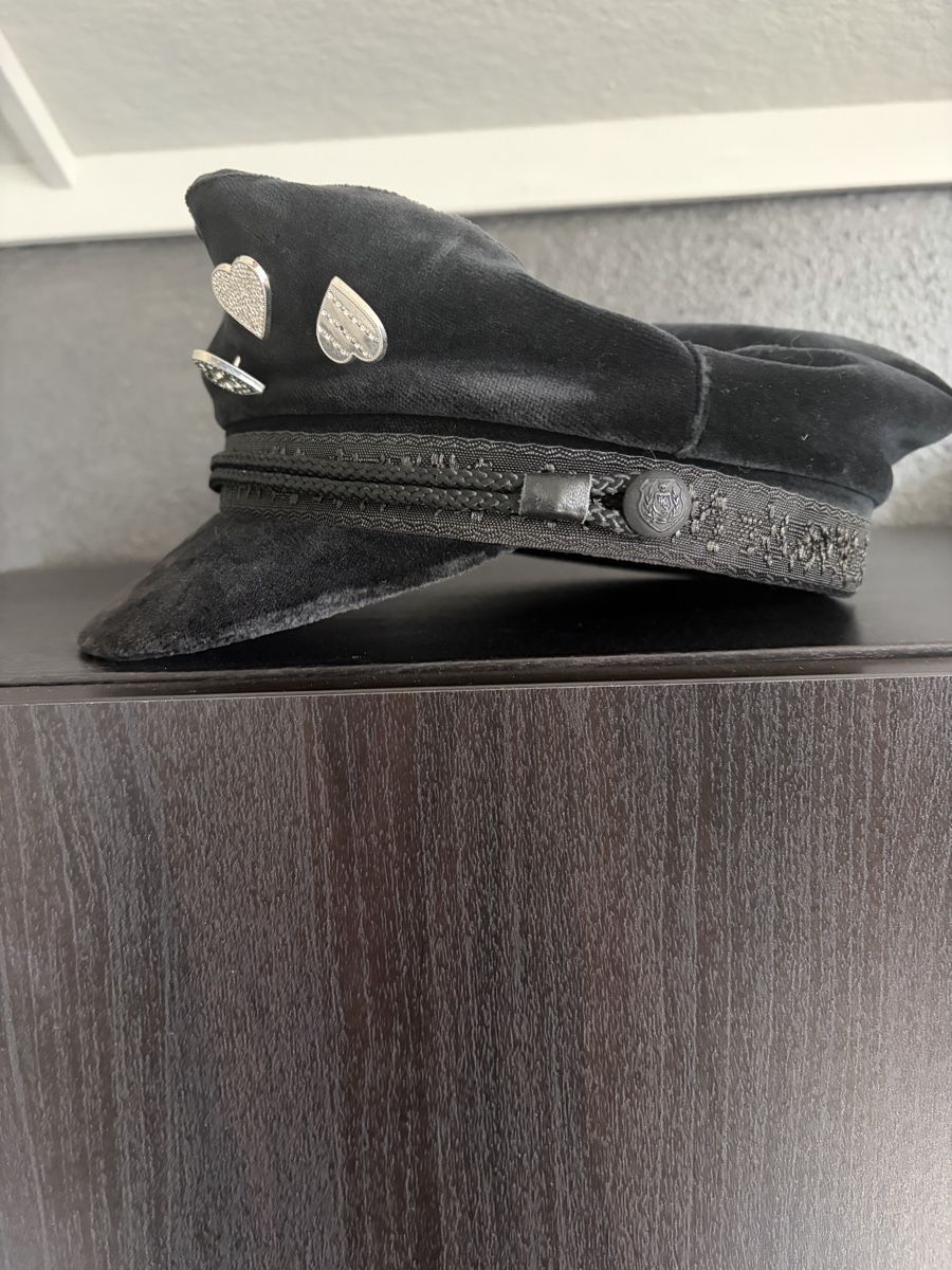 Kooples Copricapi, berretti & cappellini: The Kooples Mütze – Usato da Vordemwald venduto da ste_g86z