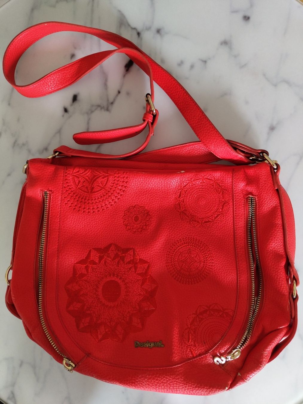 Desigual Sacs femmes: Handtasche Desigual – D'occasion à Reinach ag par Wildschwein_Braten
