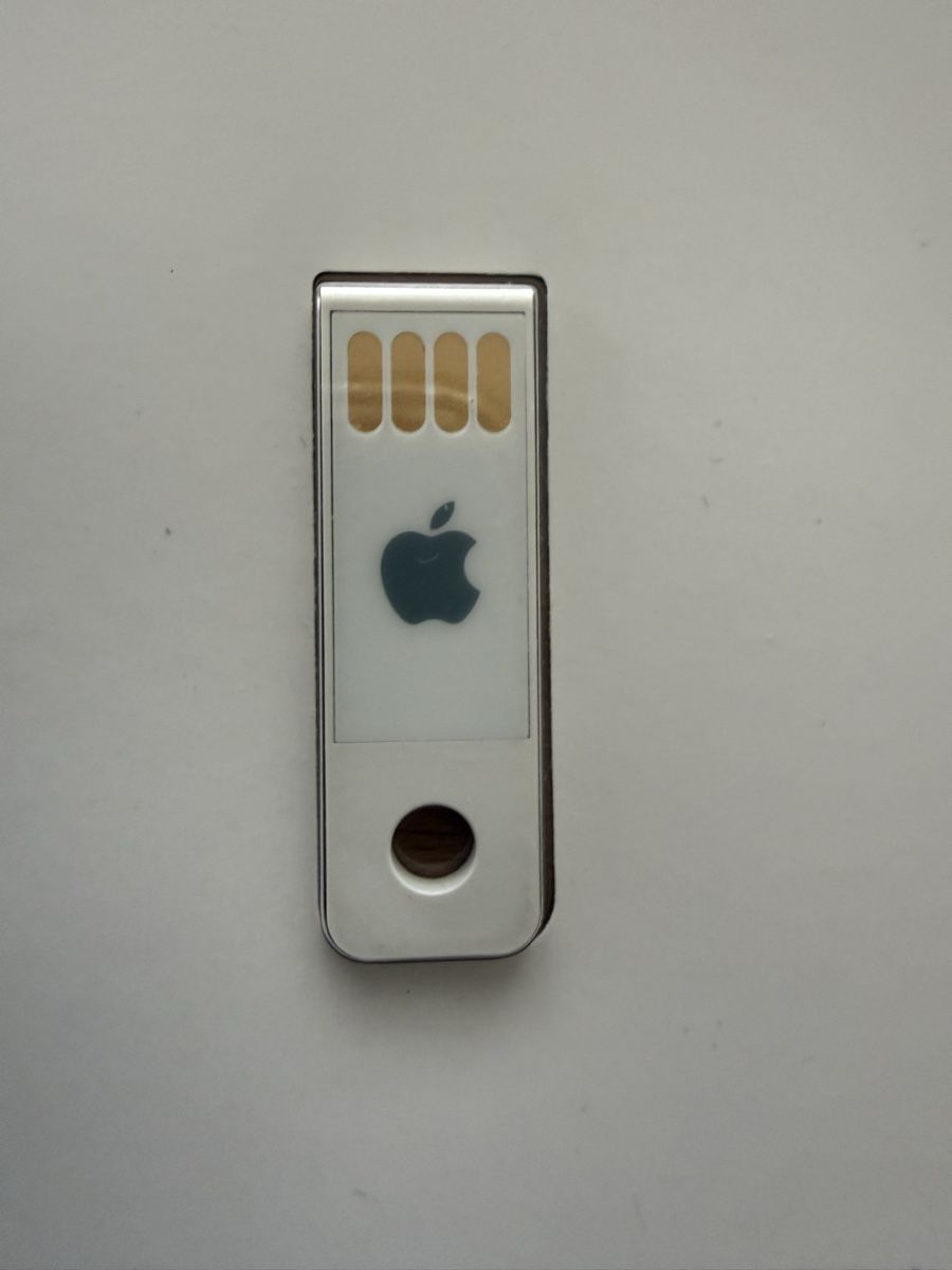 Apple Software: 2 x Original Apple USB-Installati – Nuovo e nell'imballaggio originale da zürich venduto da Saemi27 2