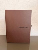 Boîte Louis Vuitton authentique, petite taille, excellent ét