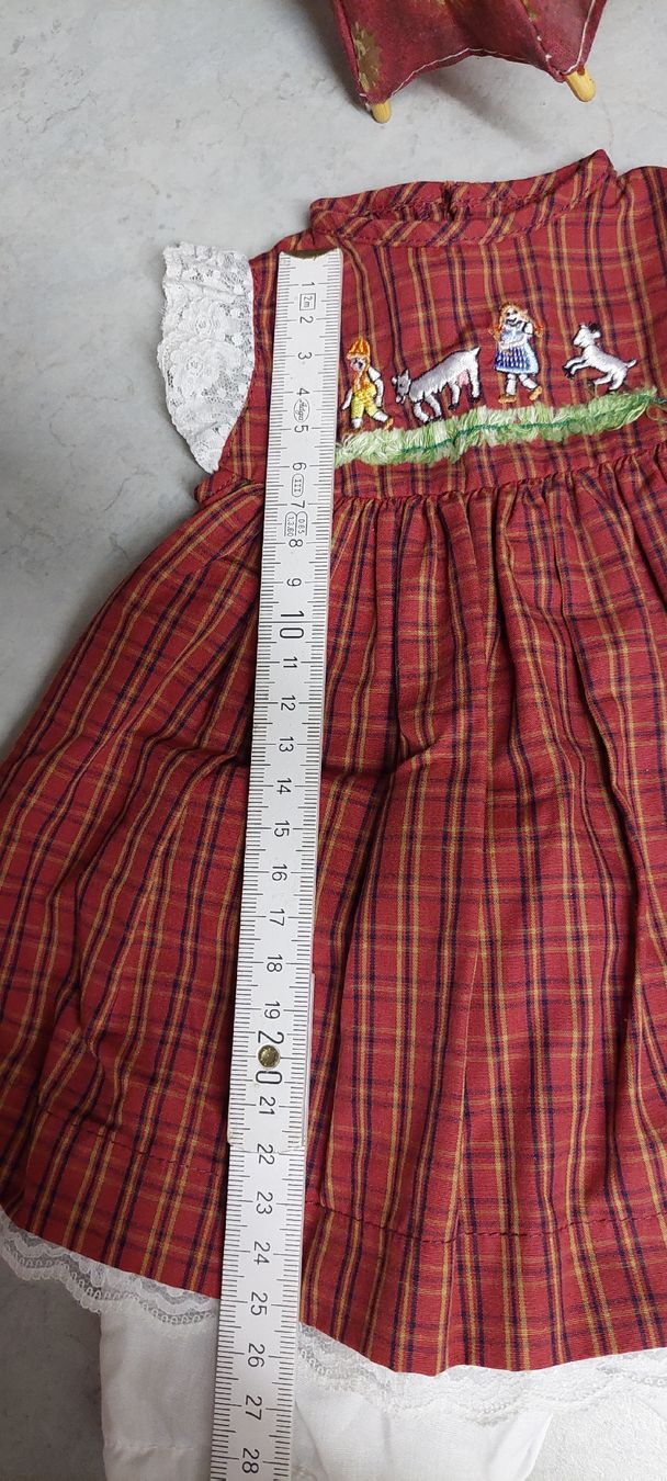Bambole: Puppenkleid und Schirm – Usato da Muri AG venduto da nindo1 2