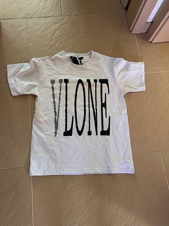 T-shirt: T-Shirt – Usato da Pfäffikon ZH venduto da gattomatto