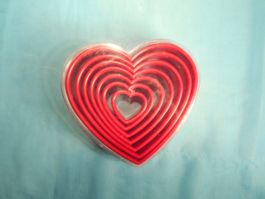 7 Ausstechformen, rote Herzen, 4-15cm, Betty Bossy