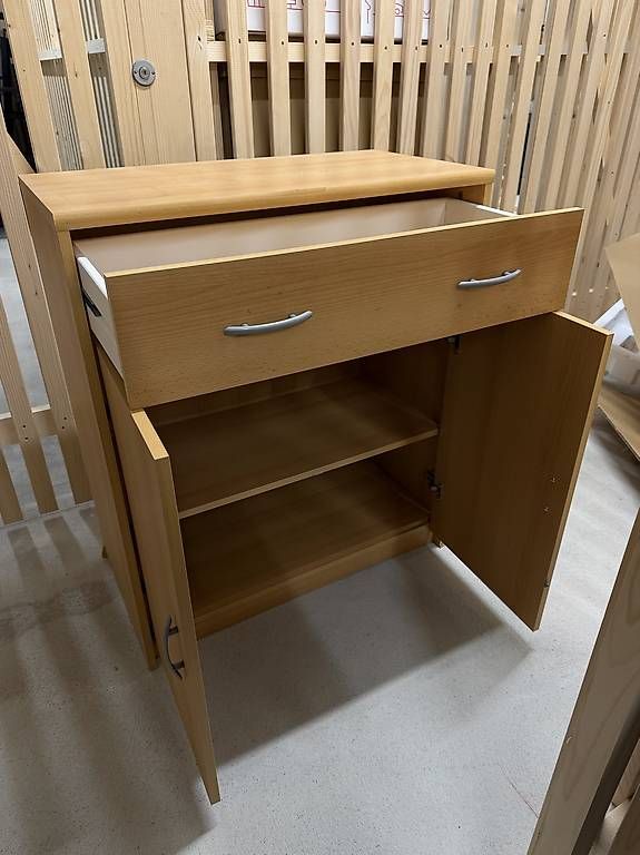 Commodes: Kommode/Sideboard Buche-Optik mit Schublade & 2 Türen – D'occasion à Niederuzwil par Sc4rface 1