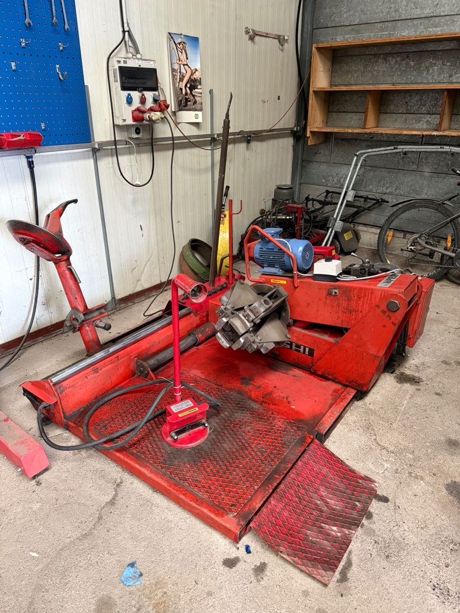 Toutes les machines: Pneumaschine Lkw – D'occasion à Grossaffoltern par kay_d9yy 1