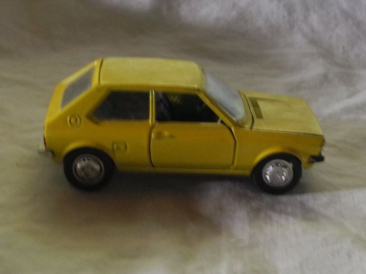 Schuco Modellini d'auto: SCHUCO  VW POLO  1:43   UNBESPIELT – Usato da Gurtnellen venduto da Murmeli99 3