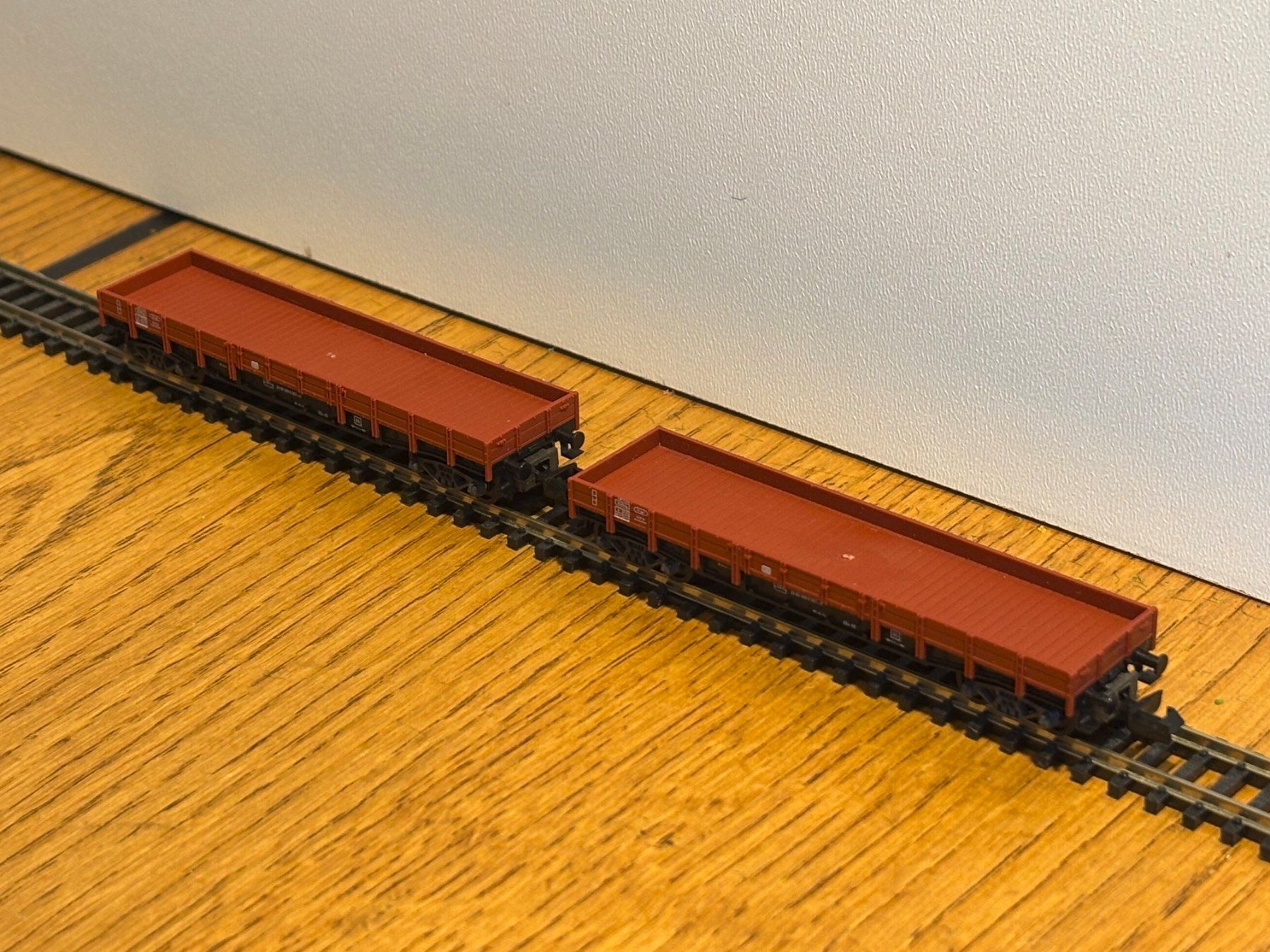 Modellini di ferrovie: e1663: 2 Stk. Flachwagen (Spur N) – Usato da Birsfelden venduto da Birs_25