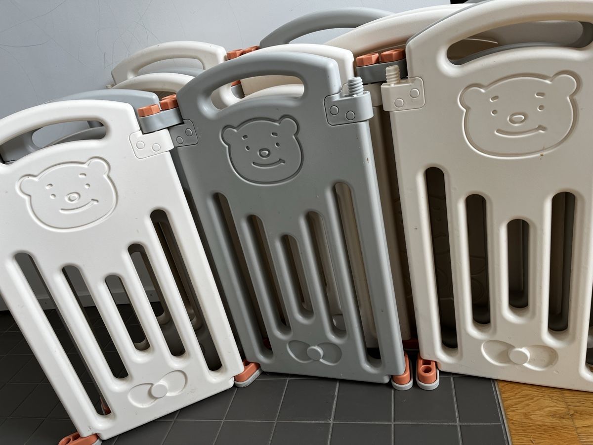 Parcs & barrières de sécurité: Playpen for babies – D'occasion à Pfäffikon ZH par 45v_8w27