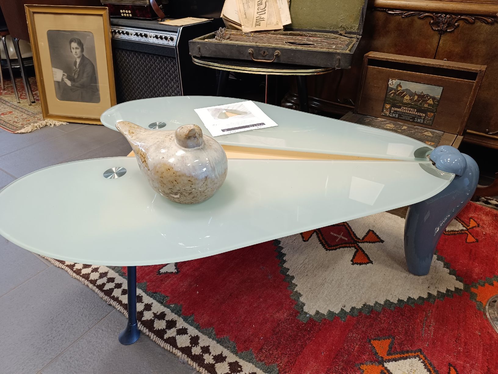 Tische: Retro Couchtisch, Glasplatte, unkonventionelles Design – Gebraucht aus Aarau Rohr von ale_kwk7 2