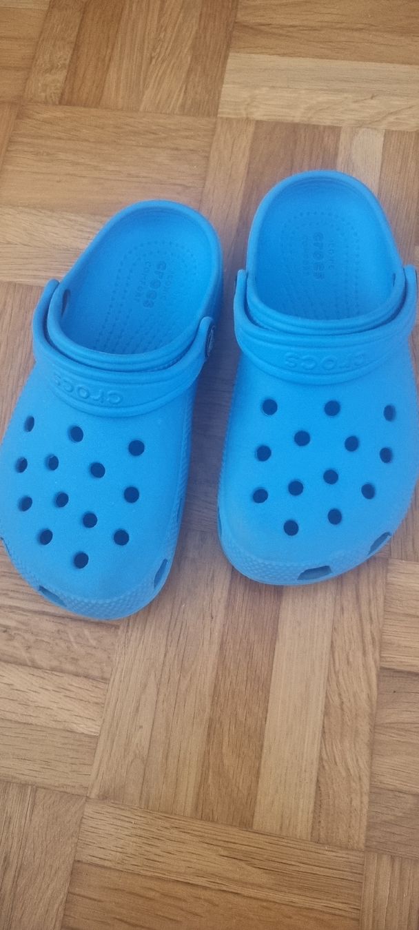 Crocs Scarpe per ragazzi: Kinder Clogs Crocks blau Grösse C12 (29/30) – Usato da Zürich venduto da Nis96e