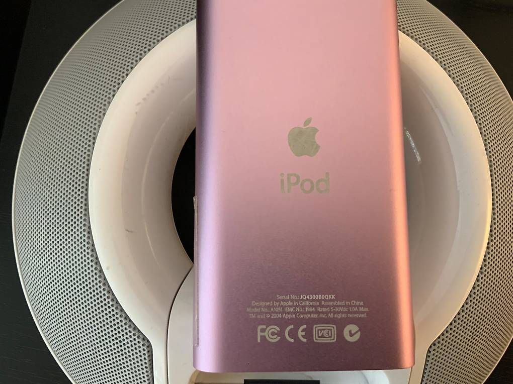 Lautsprecher: Mini iPod pink von Apple, mit Lautsprecher – Gebraucht aus Weinfelden von bea_2ln5 1